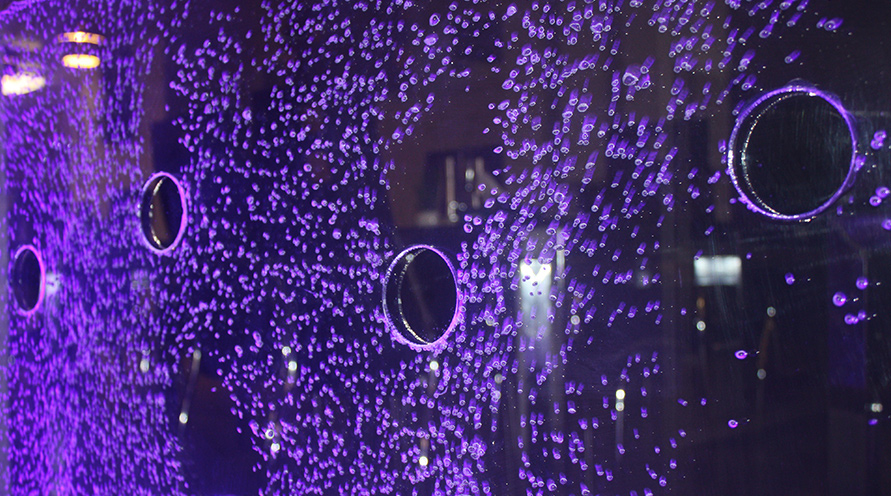 نورپردازی LED RGB از ارکان زیبایی آبنمای حبابی می باشد